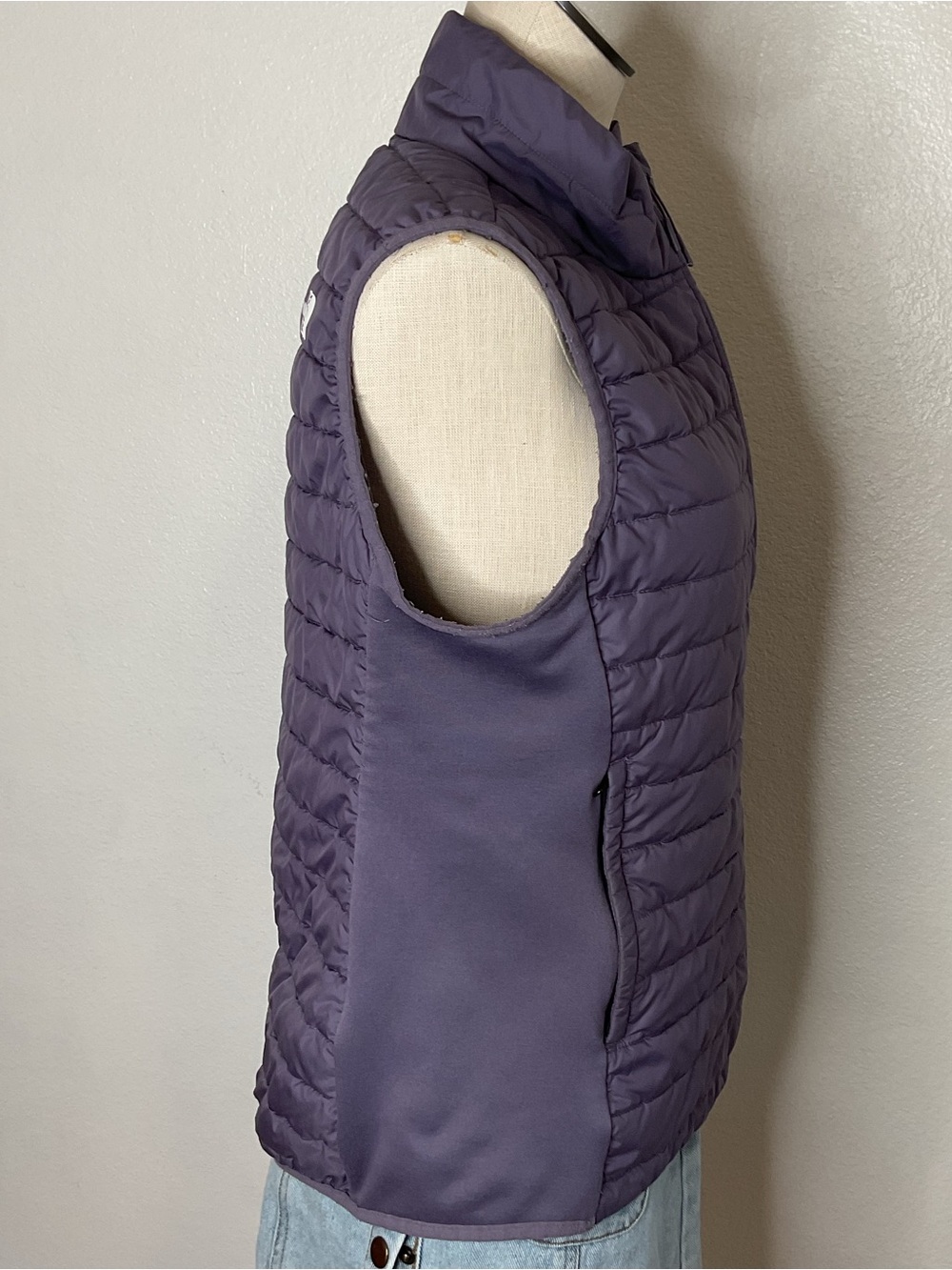 The North Face Quilted Logo Vest - Picture 2 of 12